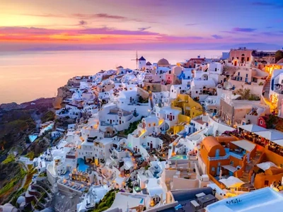 A JOURNEY THROUGH GREECE AMONG ISLANDS, HISTORY, AND MEDITERRANEAN MAGIC