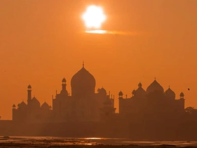 CHARMING TRIP TO INDIA AND THAILAND 2X1