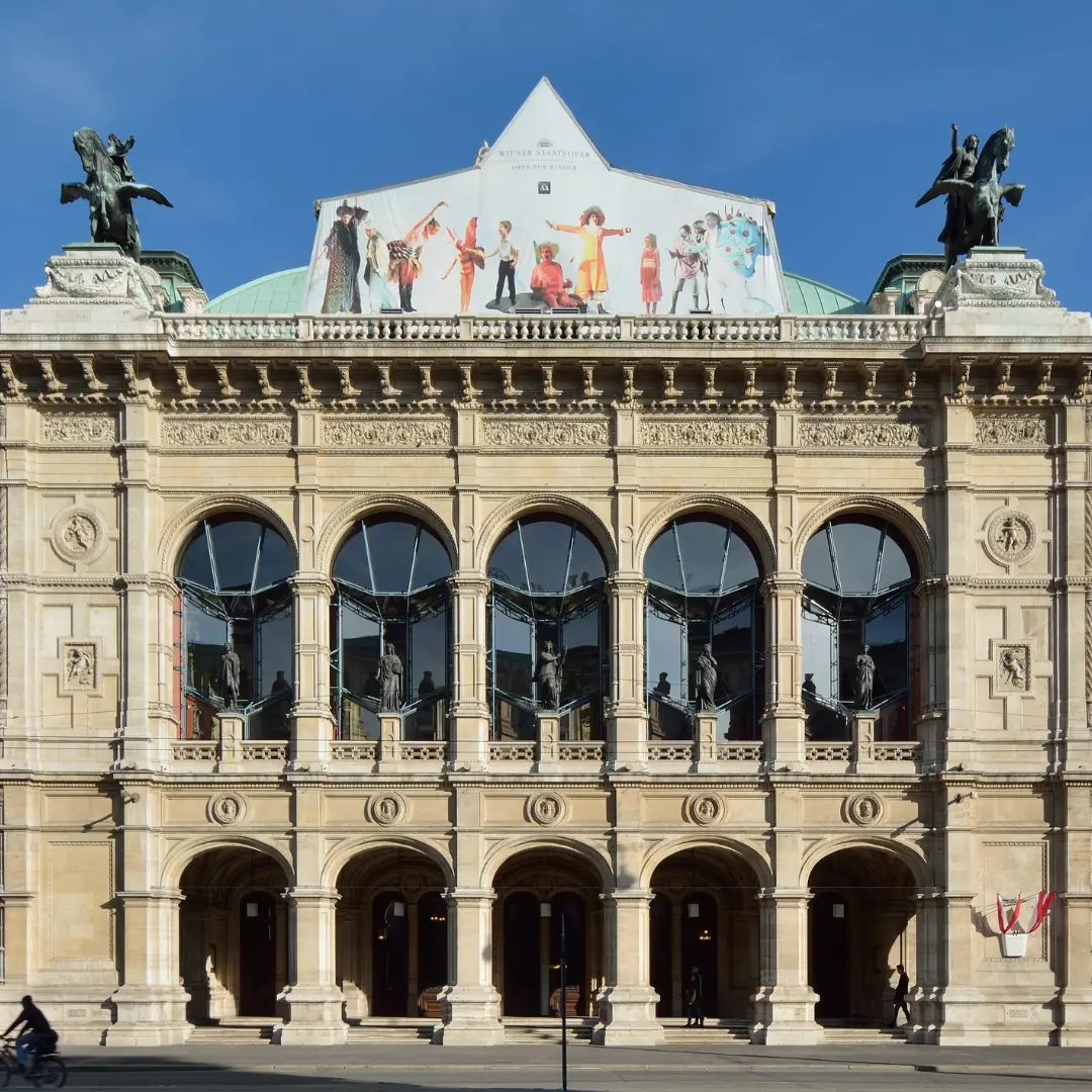 Un viaje por la esencia imperial