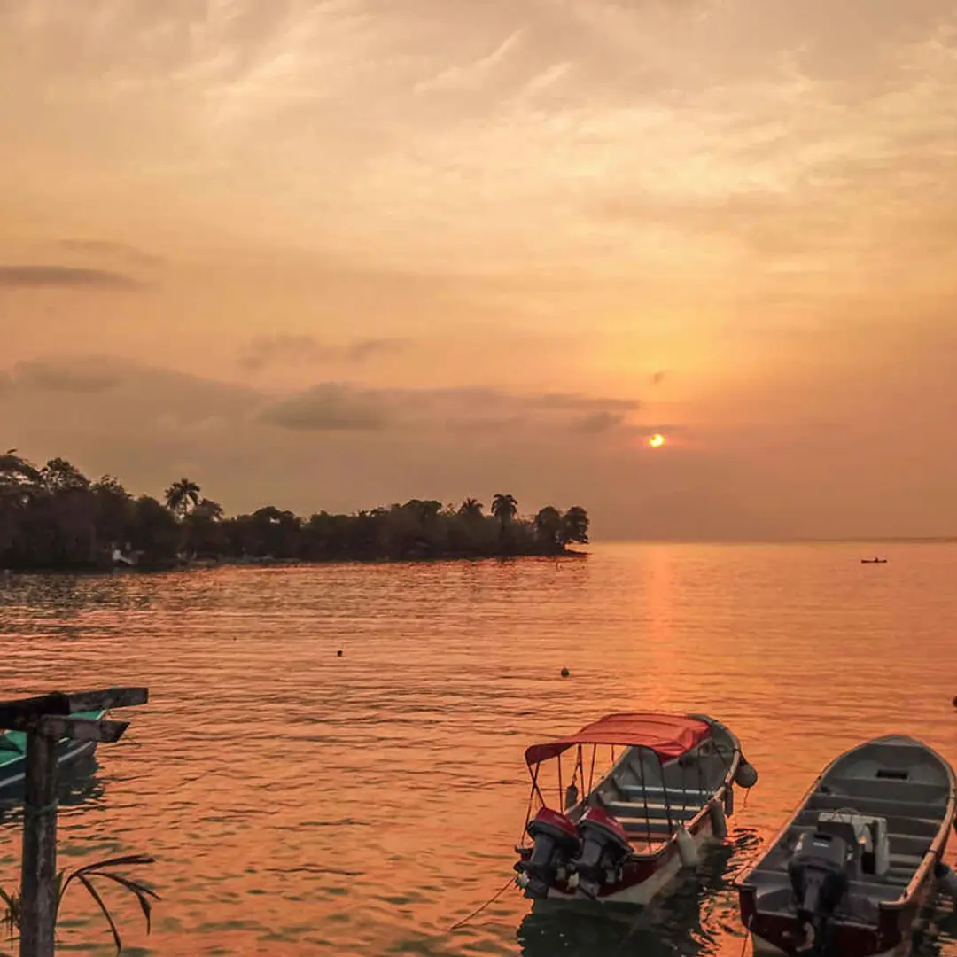 Hotel in Sapzurro with land plan for rest