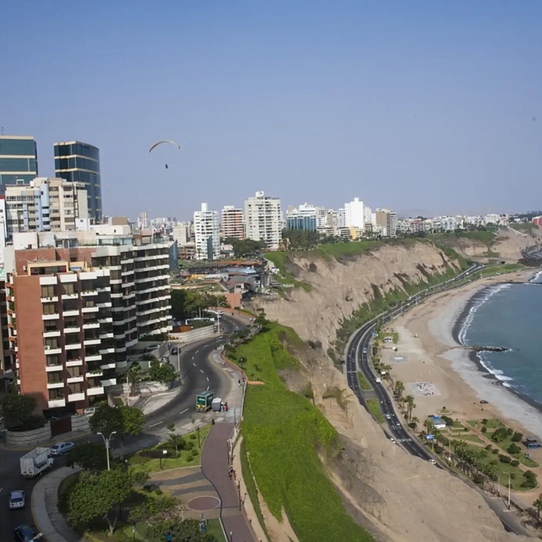 La brisa del Pacífico con alma urbana